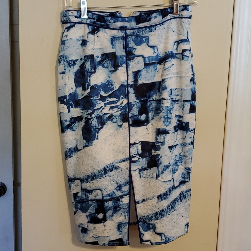 New without tag, very pretty blues and white skirt